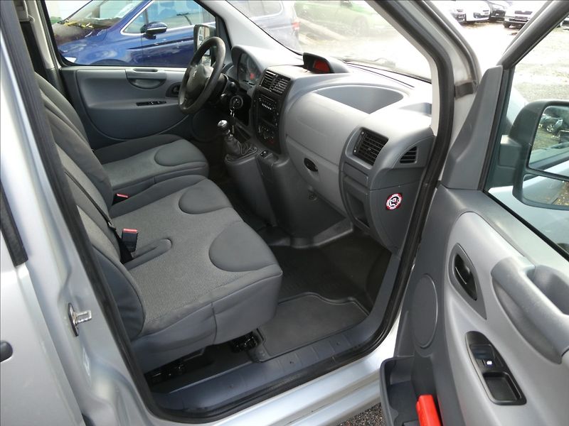 Peugeot Expert Tepee 2,0 HDi 94kW 9.míst L2, 2xkola - fotka 17 z 41