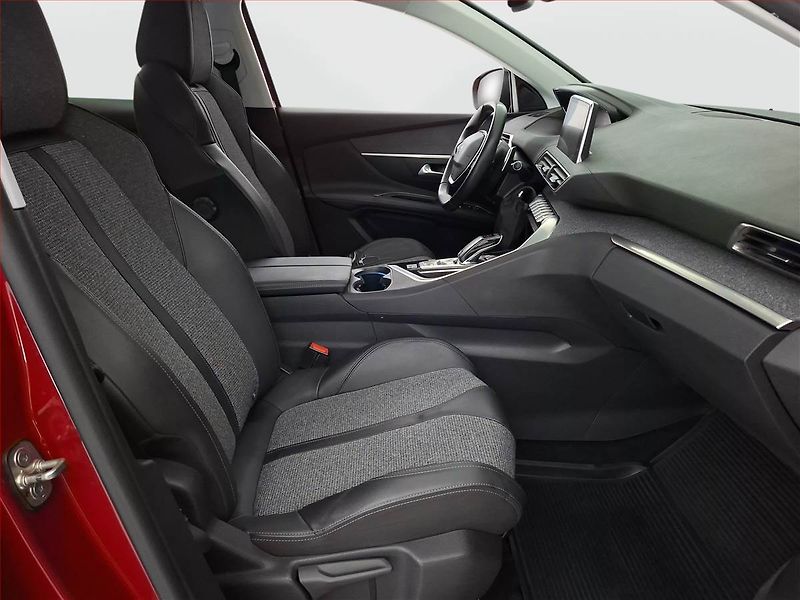 Peugeot 3008 (2019) Allure 1.6 PureTech, Automat - fotka 9 z 22