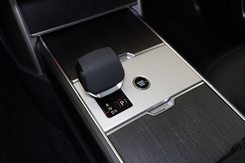 Land Rover Range Rover P530 Autobiography, MERIDIAN - fotka 40 z 50