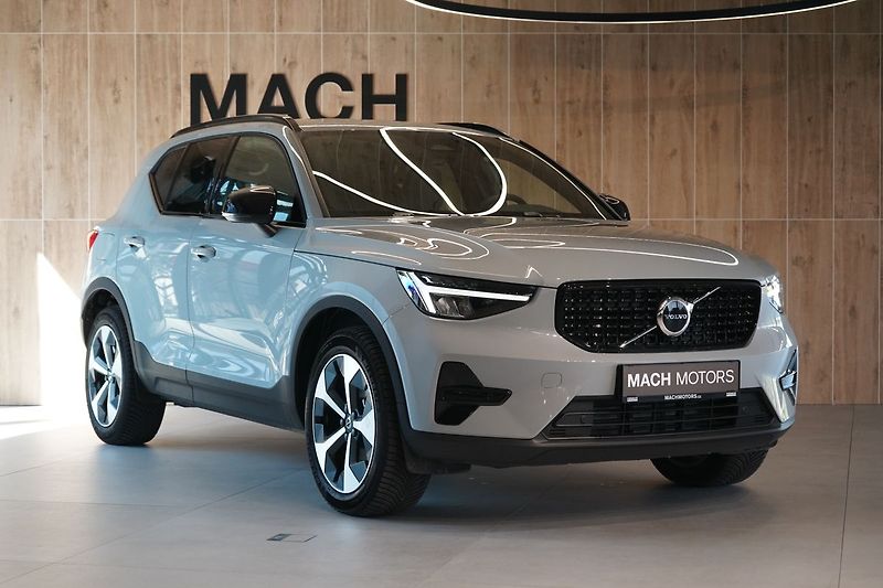Volvo XC40 B3 Plus Dark, ACC, BLIS - fotka 4 z 43