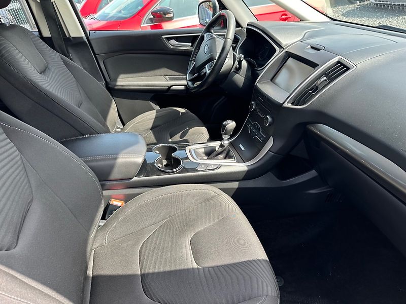 Ford S-MAX (2016) 2.0TDCi NAVI,GARANCE KM - fotka 8 z 17