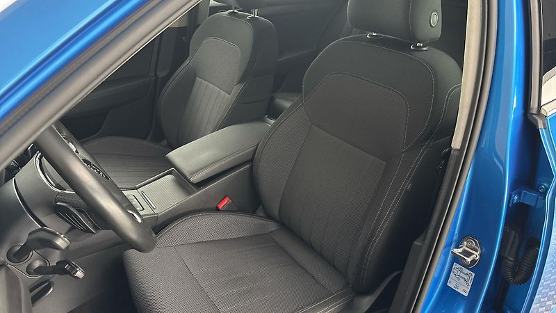 Škoda Superb 2.0 TDI DSG 4x4 Style Combi - fotka 15 z 28