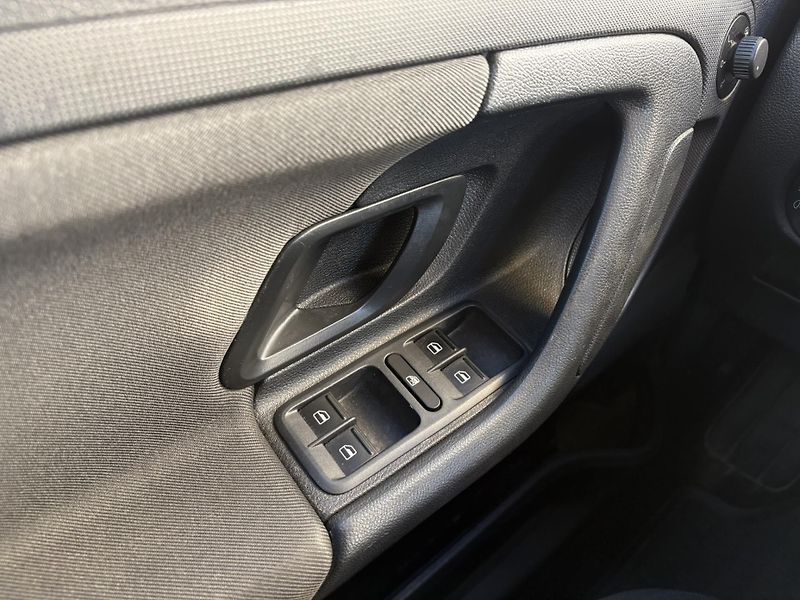 Škoda Fabia 1.2 TSI DSG / 77 kW Elegance - fotka 13 z 23