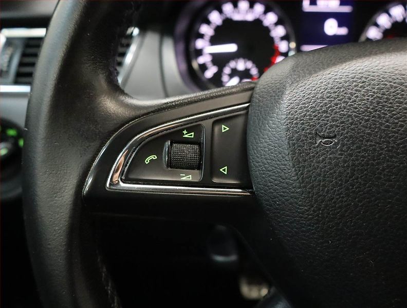 Škoda Rapid (2013) Style 1.6 TDI, nová STK - fotka 18 z 18
