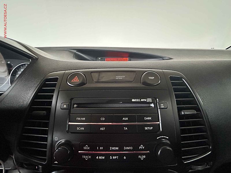 Hyundai i20 (2009) 1.2i, ČR, STK4/28 - fotka 15 z 16