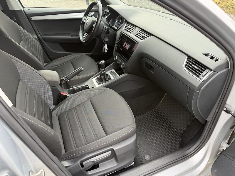 Škoda Octavia 1,6TDI 85kW Pravidelný servis - fotka 10 z 25