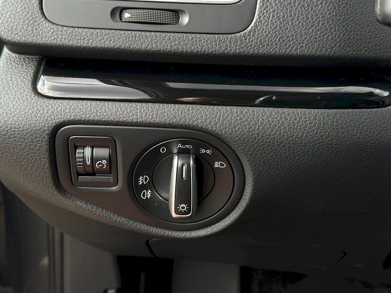 Volkswagen Sharan (2017) 2.0 TDI 135 kW DSG 4x4 - fotka 12 z 23