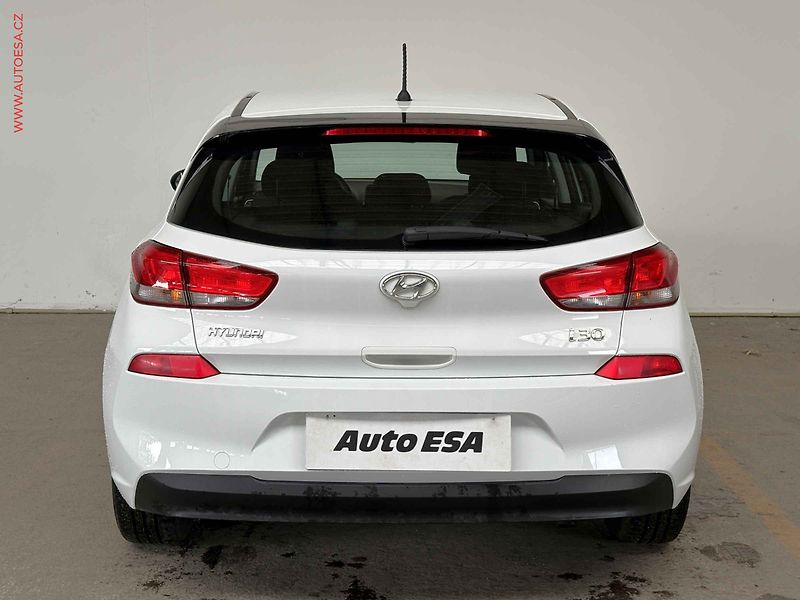 Hyundai i30 (2019) 1.4i, servis.kniha, AC - fotka 5 z 14