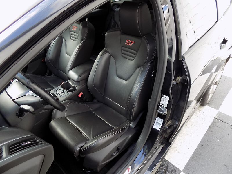 Ford Focus (2013) 2.0i ST/Bi-xenon/kůže/LED/ - fotka 13 z 36