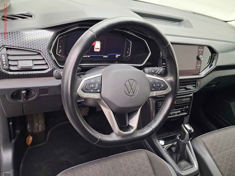 Volkswagen T-Cross (2022) 1.0 TSi, R-Line, DSG, LED - fotka 12 z 19