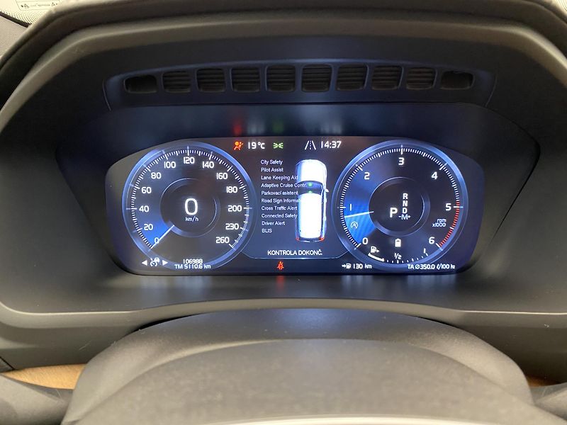 Volvo XC90 B5 AWD INSCRIPION AUT CZ - fotka 26 z 54