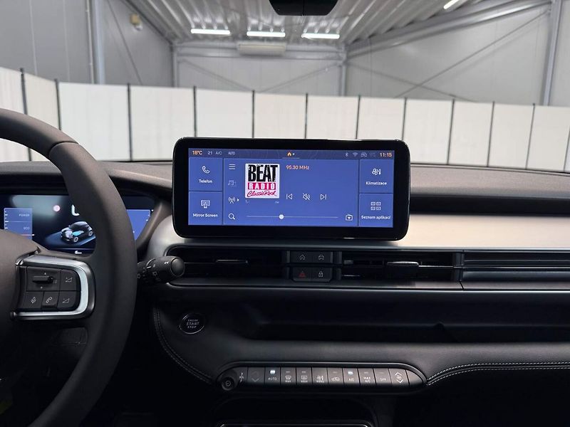 Jeep Avenger (2026) Altitude 1.2 Turbo e-Hybrid 11 - fotka 4 z 15