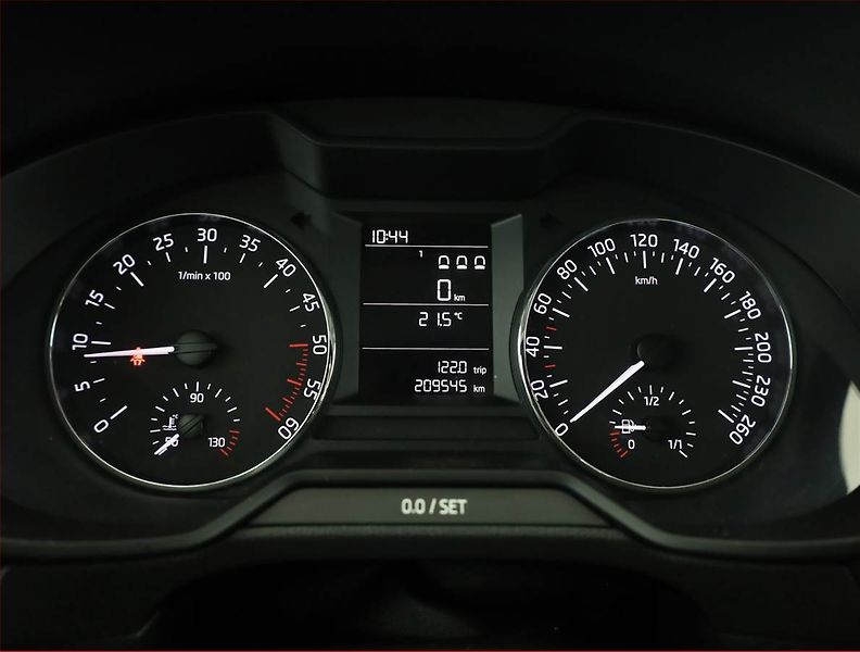 Škoda Octavia (2013) Ambition 1.6 TDI, Serv.kniha - fotka 8 z 17