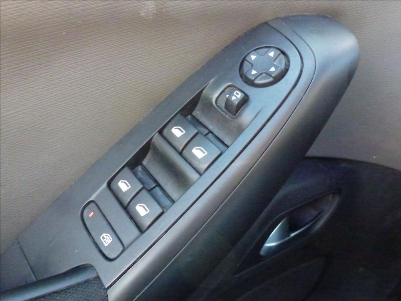 Citroën Grand C4 SpaceTourer 1,2 Pure Tech 130 7míst - fotka 29 z 45