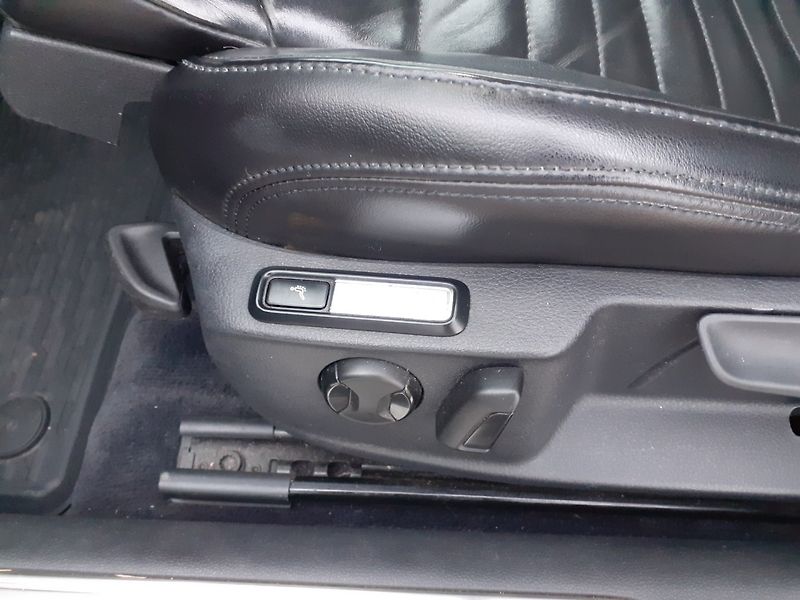 Volkswagen Passat Variant (2015) 2.0 TDi 176 Kw 4x4 DSG - fotka 23 z 47
