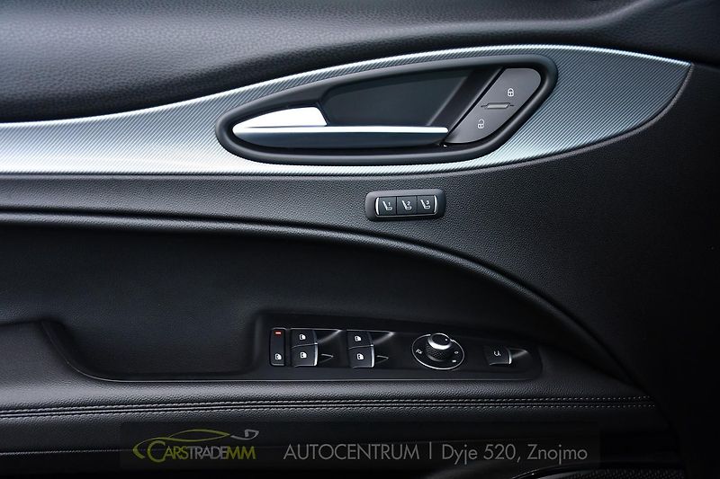 Alfa Romeo Stelvio 2,2 D 16V 210k Veloce AT8-Q4 - fotka 45 z 55
