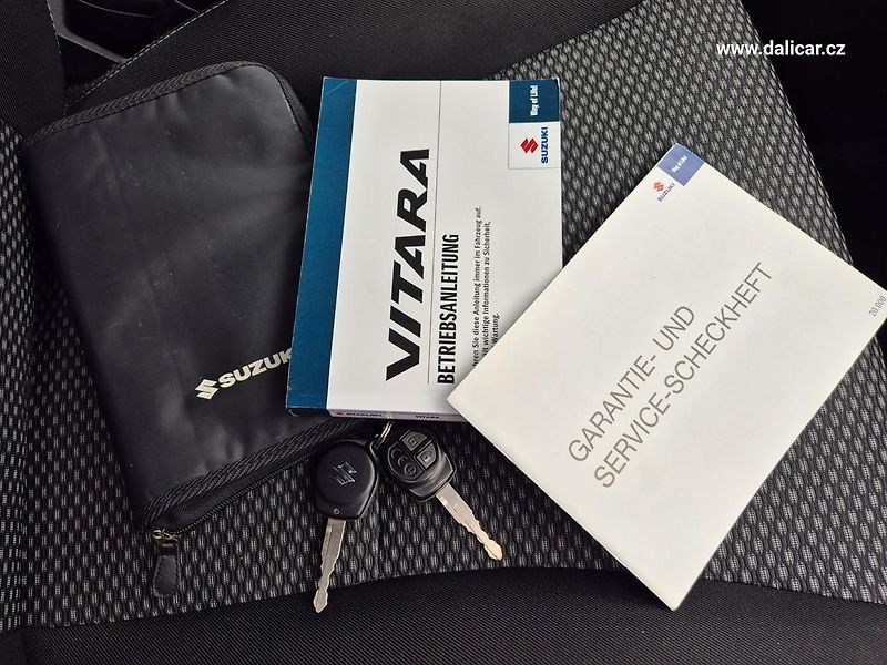 Suzuki Vitara (2017) 1.6VVT 88KW COMFORT NAVI - fotka 44 z 52