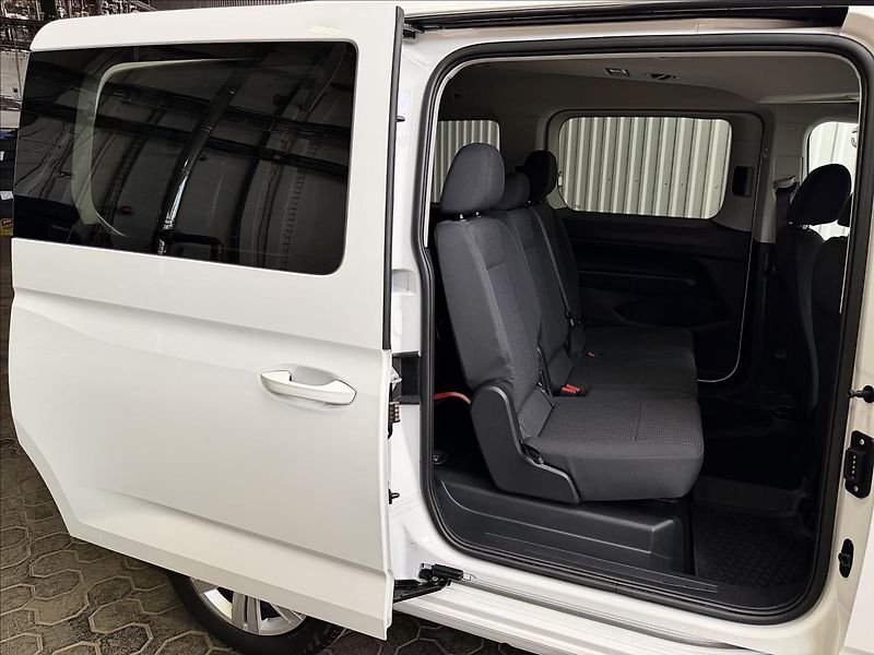 Volkswagen Caddy MAXI 1.5TSI 7MÍST TAŽNÉ 1MAJ - fotka 33 z 37