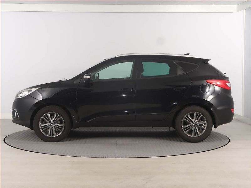 Hyundai ix35 (2015) 2.0 CRDi, 4X4, Navi, Tempomat - fotka 3 z 17