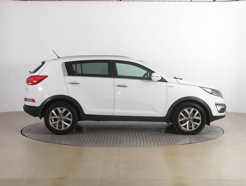 Kia Sportage (2015) 2.0 CRDi, 4X4, Automat - fotka 6 z 18