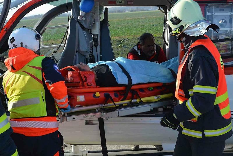 Cvičení, které mělo prověřit všechny složky Integrovaného záchranného systému při hromadné nehodě, se konalo ve středu dopoledne na nově postavené D1 u Přerova.