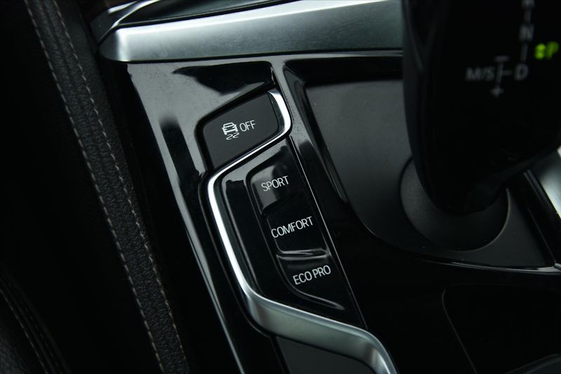 BMW Řada 5 520d xDrive LUXURY NAVI ČR - fotka 21 z 28