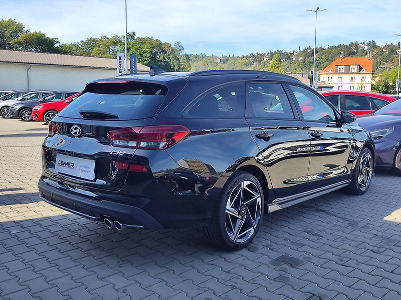 Hyundai i30 1.5 T-GDI/103kW N-Line DCT - fotka 5 z 36