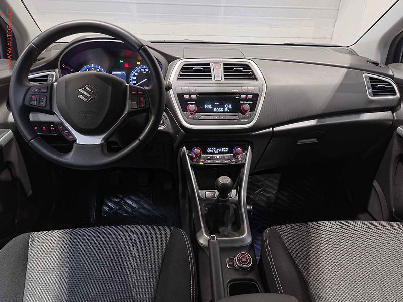 Suzuki SX4 (2015) 1.6VVT 4x4, 1.maj,ČR, AC - fotka 8 z 21