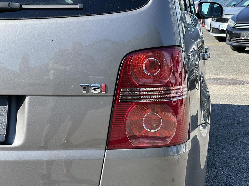 Volkswagen Touran United 1.4TSi 103kw TEMPOMAT - fotka 39 z 40