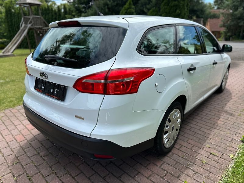Ford Focus (2015) 1.0 EcoBoost 74kw - fotka 7 z 24