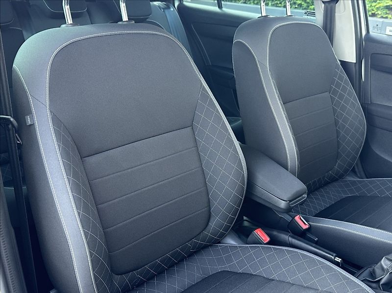 Škoda Fabia 1,0 TSI 95PS  Ambition Top - fotka 17 z 52
