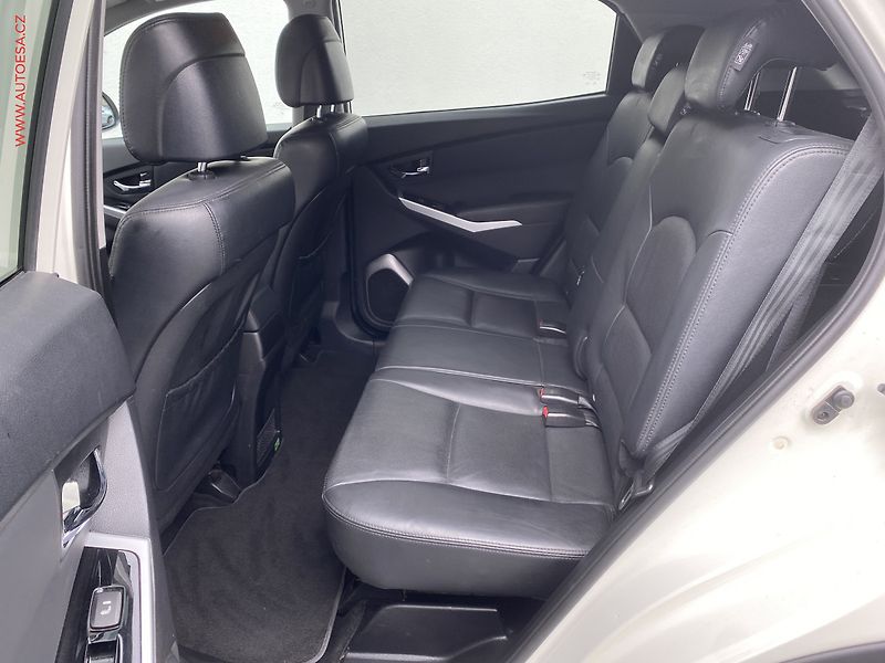 SsangYong Korando (2015) 2.0 TD 4x4, AT, TZ, kůže - fotka 10 z 16