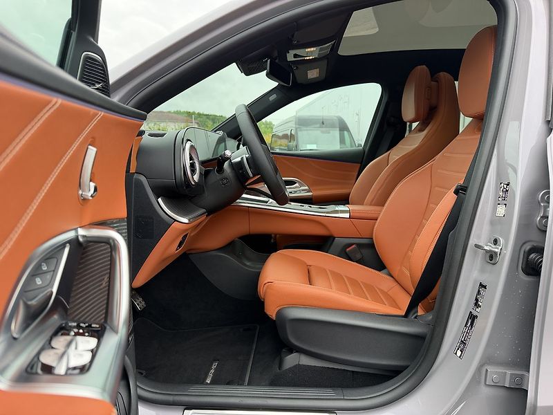 Mercedes-Benz GLC 400 4MATIC EQ - fotka 15 z 36