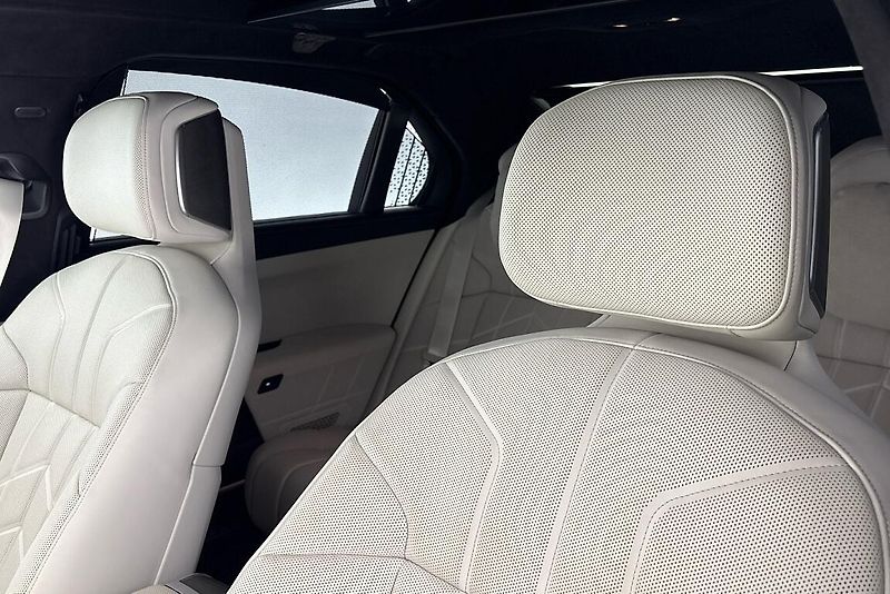 BMW i7 xDrive60 - fotka 8 z 29