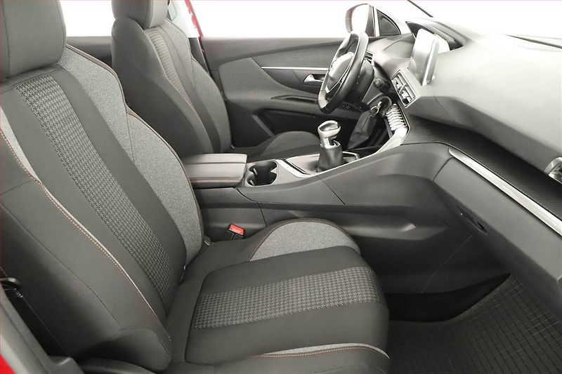 Peugeot 3008 (2019) 1.2 PureTech, Serv.kniha - fotka 7 z 20