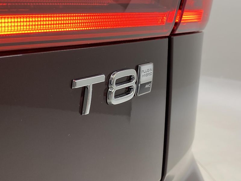Volvo XC60 T8 AWD RECHARGE DARK ULTRA CZ - fotka 38 z 64