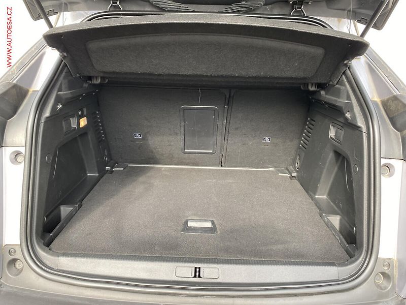 Peugeot 3008 (2021) 1.5 HDi, Style, AT, LED, navi - fotka 7 z 18