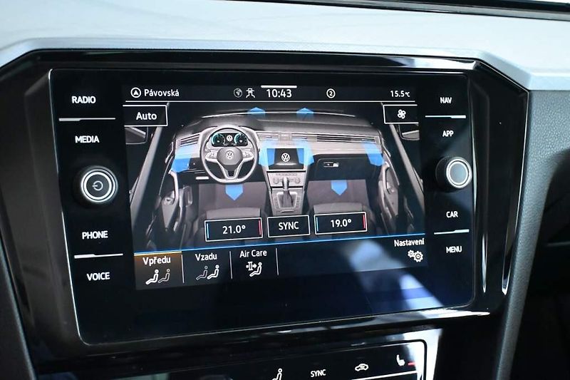 Volkswagen Passat (2023) 2.0 LED DSG ACC Kamera Tažné T - fotka 19 z 34