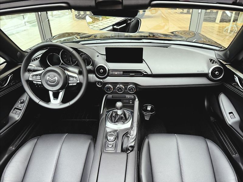 Mazda MX-5 (2025) 1,5 132ps 6MT RWD Exlusive-Lin - fotka 9 z 11