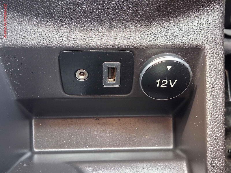 Ford EcoSport (2016) 1.0 EB, servis.kniha, AC - fotka 18 z 22
