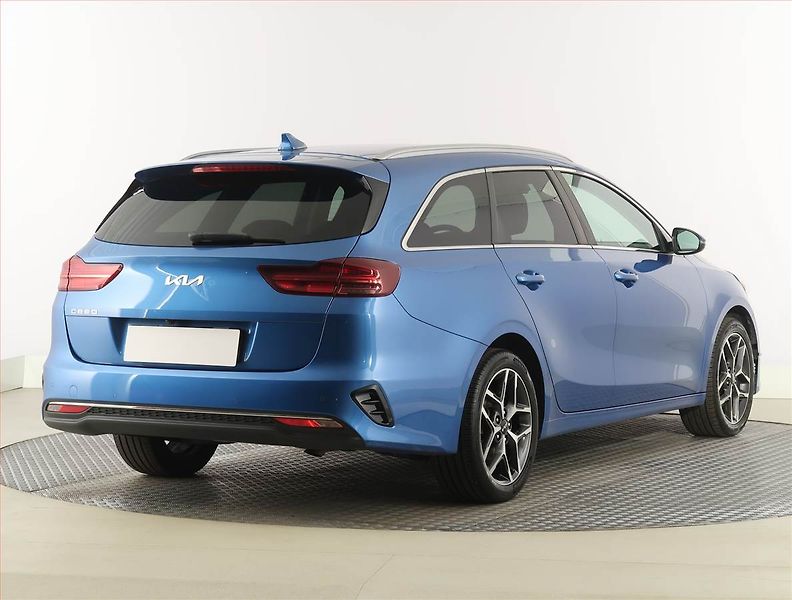 Kia Ceed (2023) 1.5 T-GDI, ČR,1.maj - fotka 5 z 21