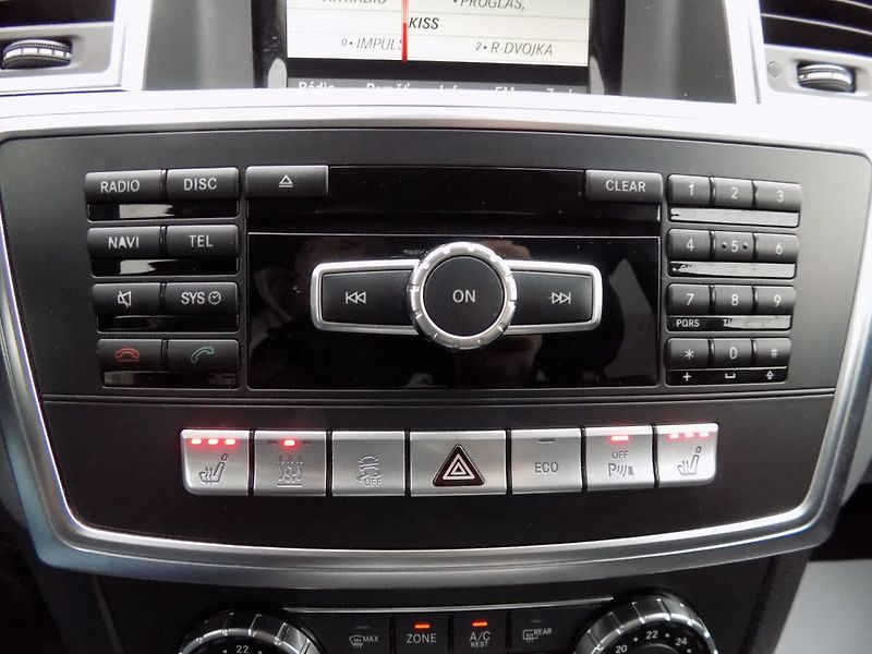 Mercedes-Benz Třídy M (2015) 350d/4-Matic/LED/ČR/DPH/ - fotka 30 z 50