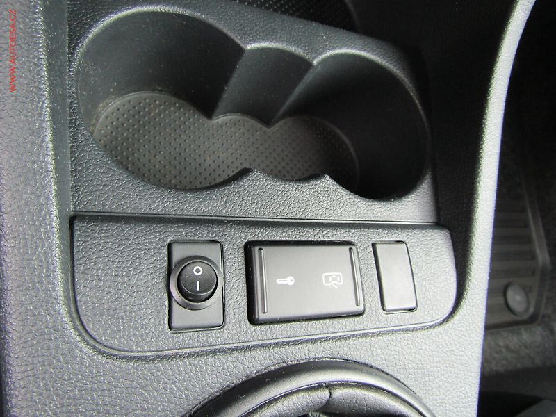 Škoda Fabia (2012) 1.6 TDi, AC - fotka 14 z 17