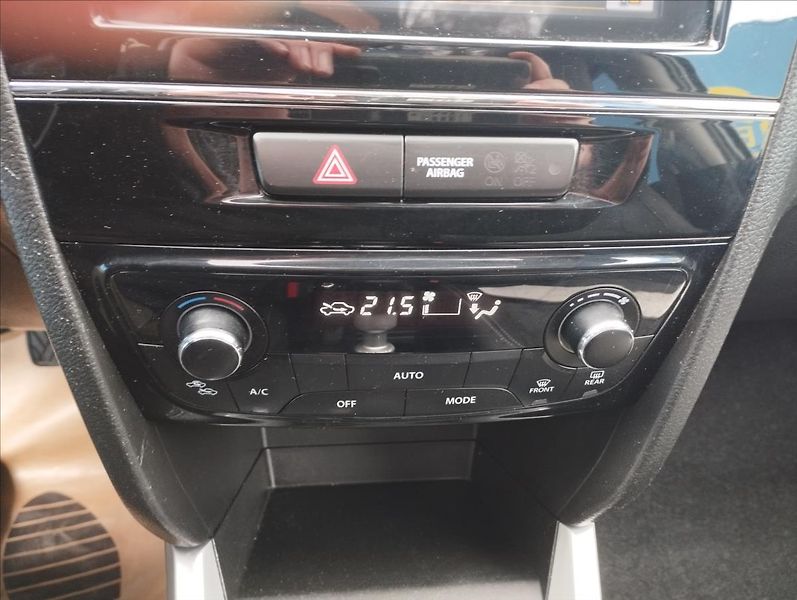 Suzuki Vitara 1,6 DDiS 88KW 4X4, KŮŽE, LED - fotka 15 z 23