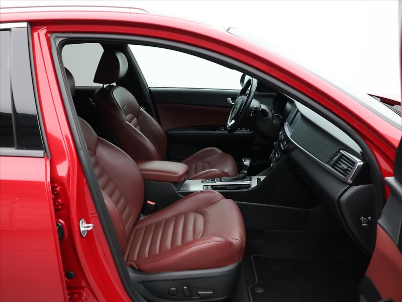 Kia Optima 2,0 T - GDI 180kW GT CZ - fotka 11 z 28