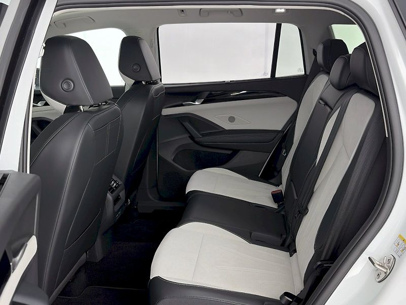 Volkswagen Tayron (2025) Elegance 2.0 TSI 150kW 4Motion - fotka 8 z 45