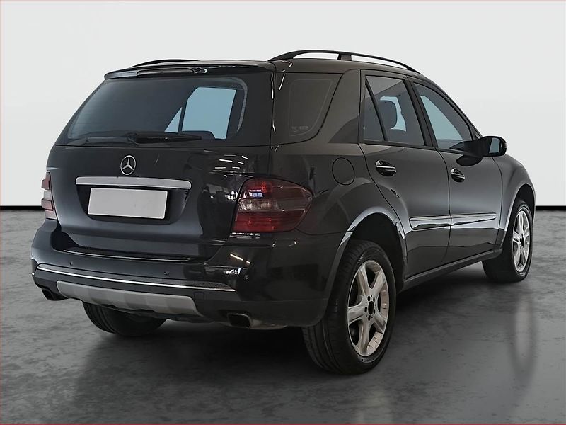 Mercedes-Benz Třídy M (2006) ML 320 CDI , 4X4, Automat - fotka 5 z 17