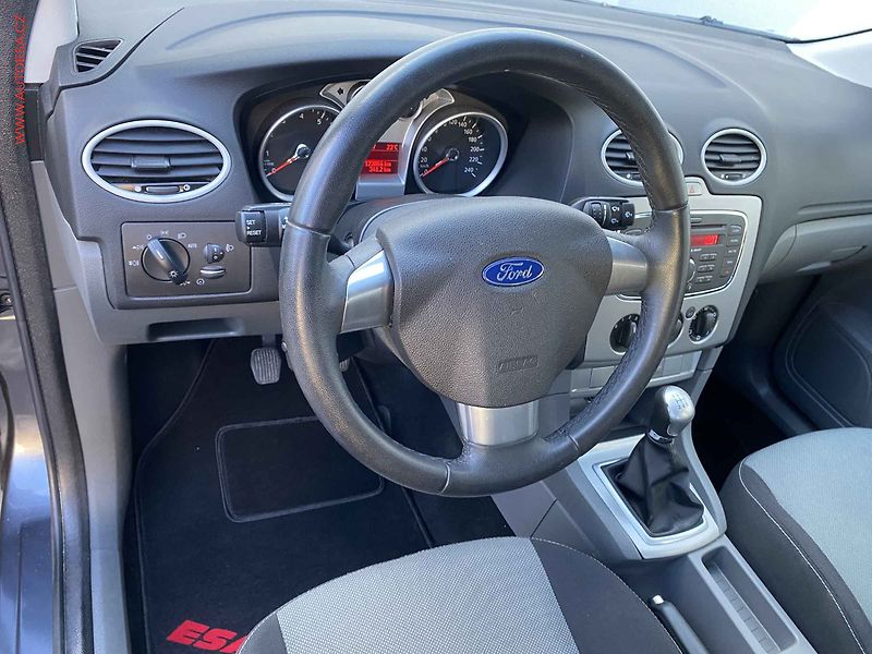 Ford Focus (2010) 1.6 16V, Style, AC - fotka 12 z 16