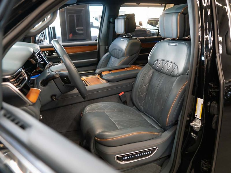 Jeep Grand Wagoneer (2022) 6.4 V8 HEMI Series III, masáže - fotka 16 z 41