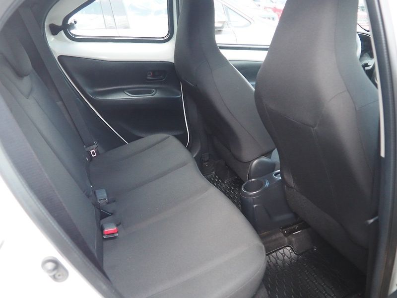 Toyota Aygo (2022) X 1.0 VVTI LPG - fotka 14 z 33